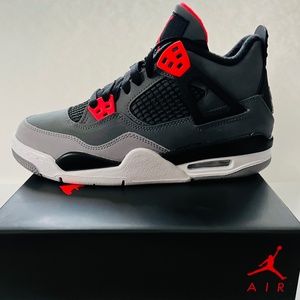 Nike Air Jordan 4 Retro